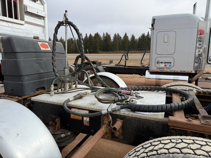 2000-kenworth-w900-image-14