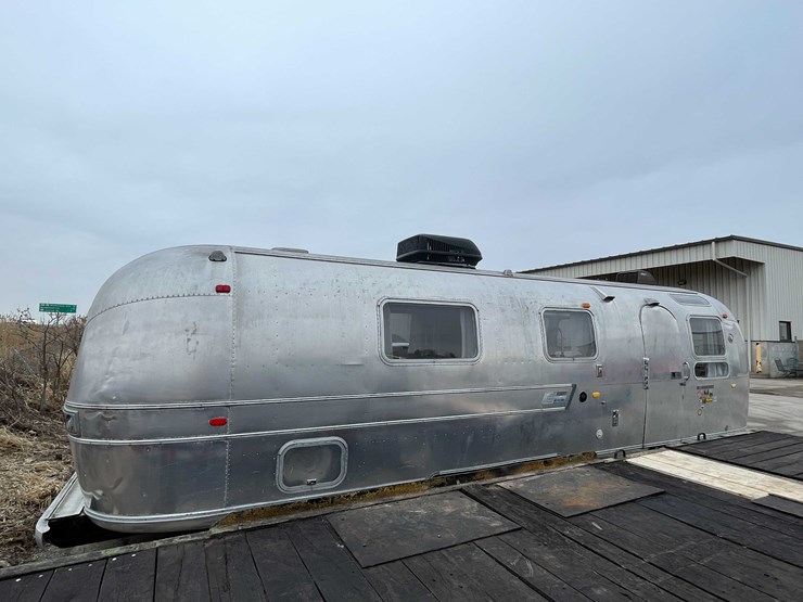 #1435-•-1978-airstream-land-yacht-31'---fully-remodeled,-road-ready-(has-wi-title)-(of)-image-125