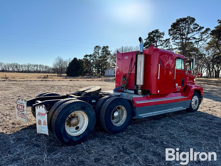 1997-freightliner-fld120-image-5
