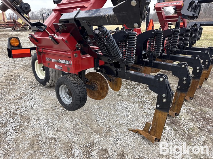 case-ih-2500-image-19