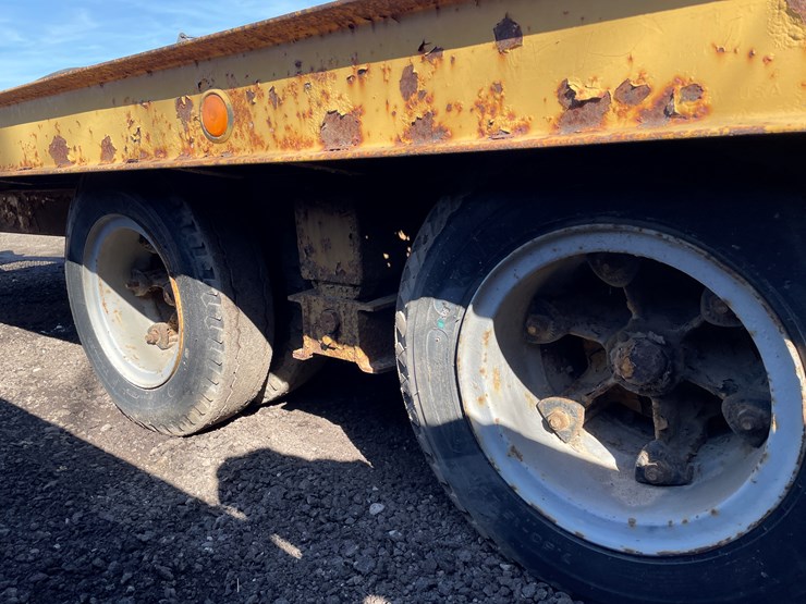 #6062-•-1992-bera-tandem-axle-tilt-bed,-equipment-trailer-(has-wi-title)-image-10