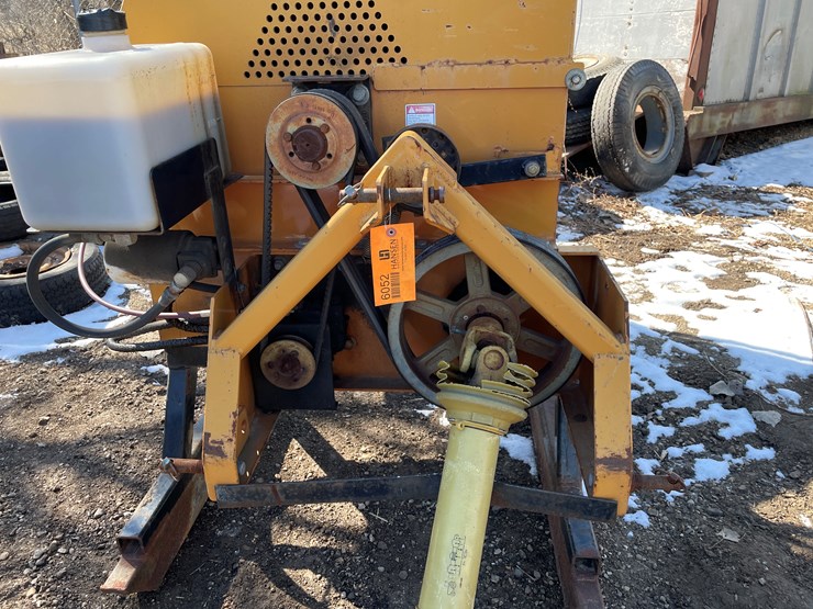 #6052-•-2000-woods-8100-chipper-image-6