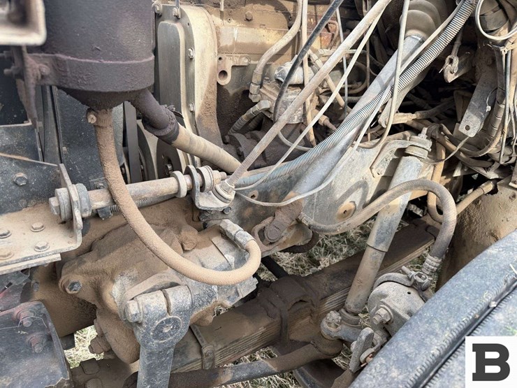 1985-international-s2300-image-12