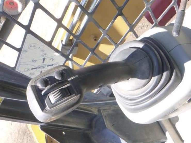 2010-caterpillar-246c-image-20