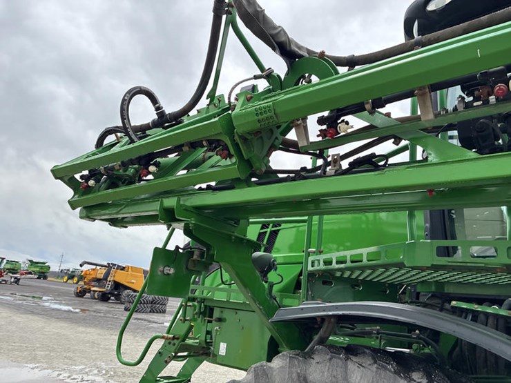 2015-john-deere-r4038-image-47