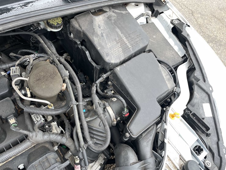 #1428-•-2015-white-ford-focus-se-sedan-(has-wi-title)-image-56