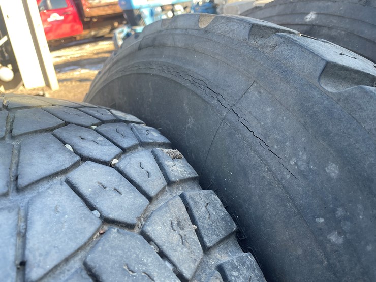 #6029-•-(4)-tires-on-dayton-rims-image-2