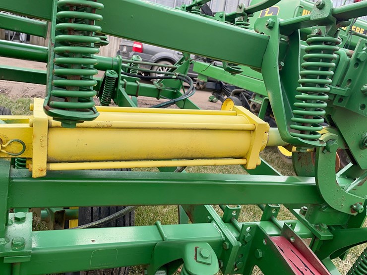 john-deere-1010-image-11