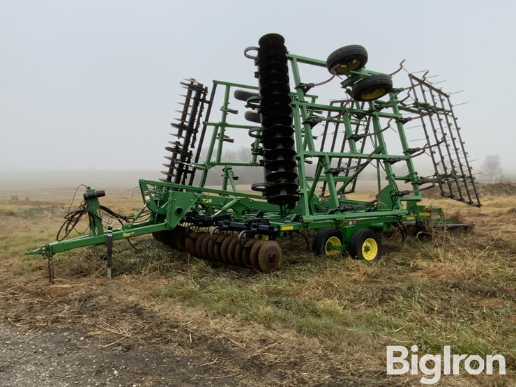 john-deere-726-image-1