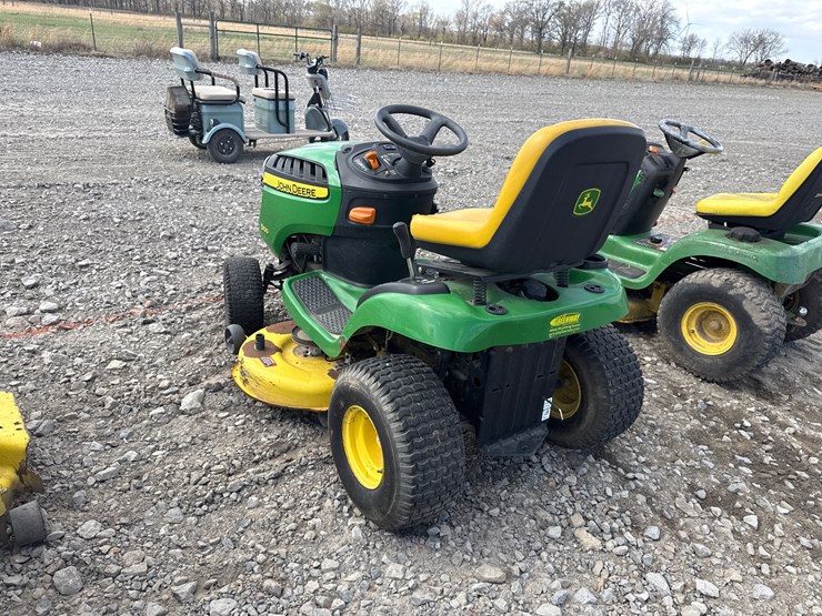 john-deere-d120-image-4