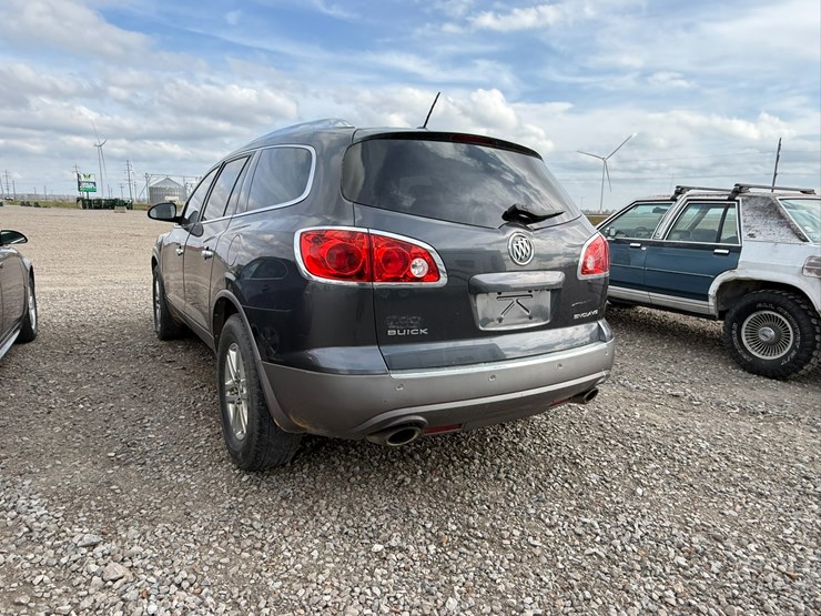 2012-buick-enclave-image-3