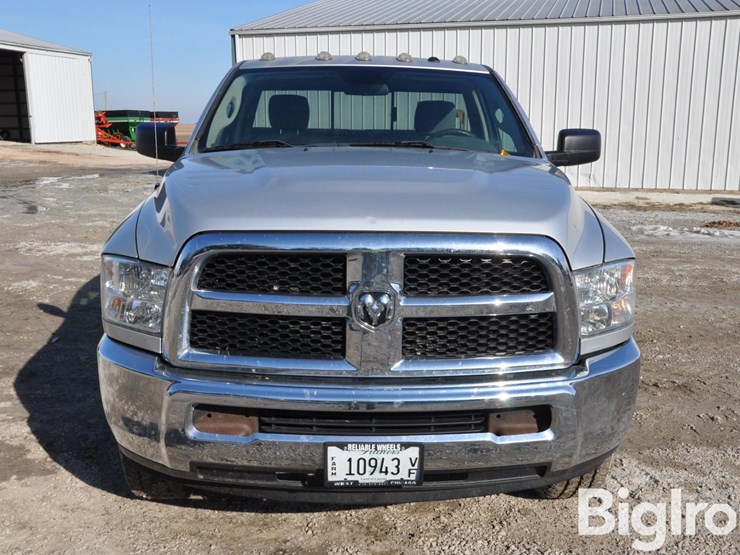 2016-ram-2500-hd-image-2