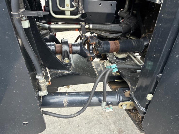 2013-new-holland-t9.505-image-21