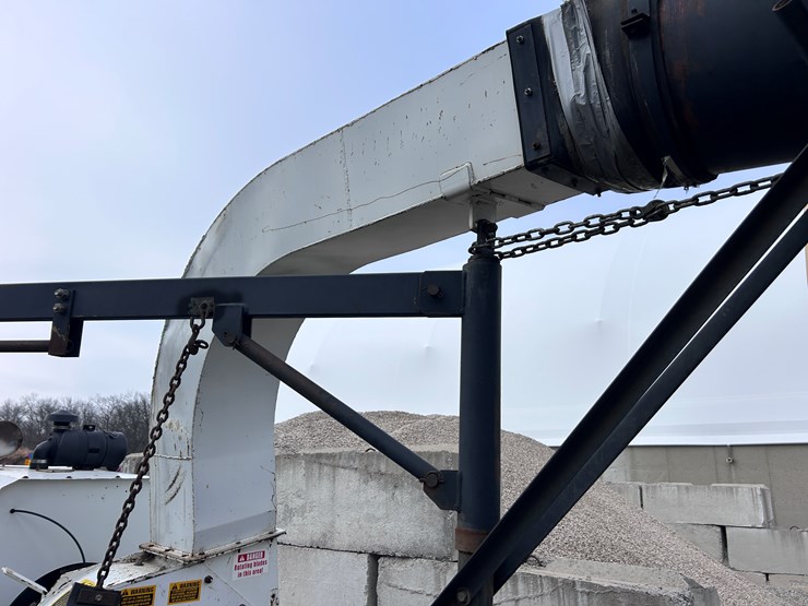 #1687-•-american-road-machinery-towable-leaf-vac-image-15