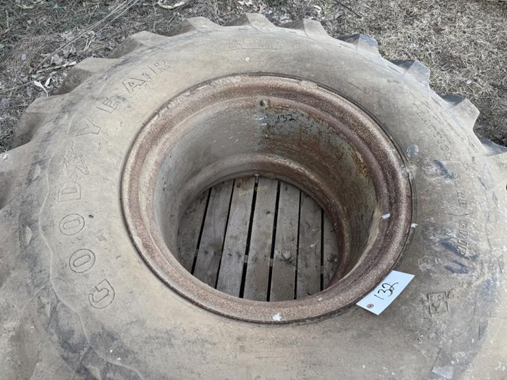 good-year-23.1-26-tires-&-rims-image-3