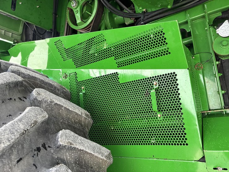 2013-john-deere-s680-image-56