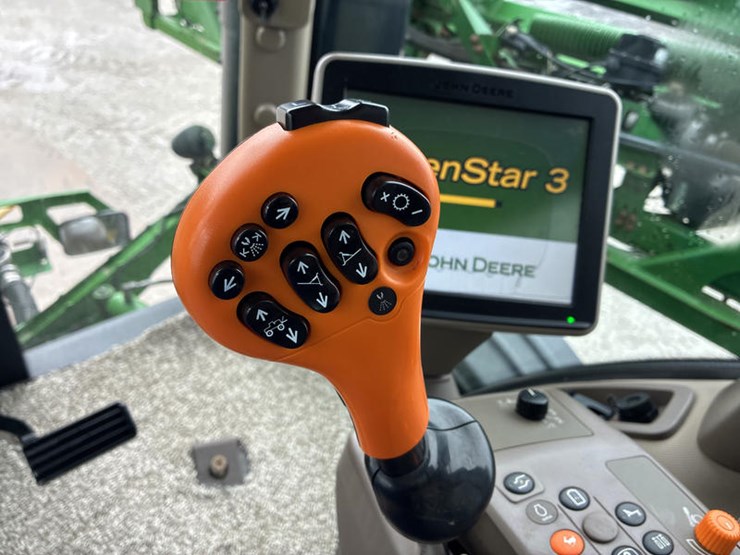 2015-john-deere-r4038-image-81