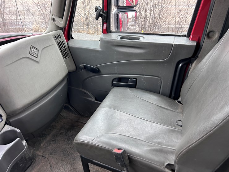 #1690-•-2013-international-7500-6x4-hydro-excavation-truck-image-55