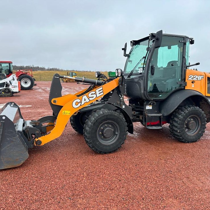 2022 CASE 221F