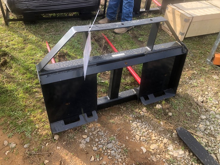 #51-•-skid-steer-double-prong-hay-spear-image-2