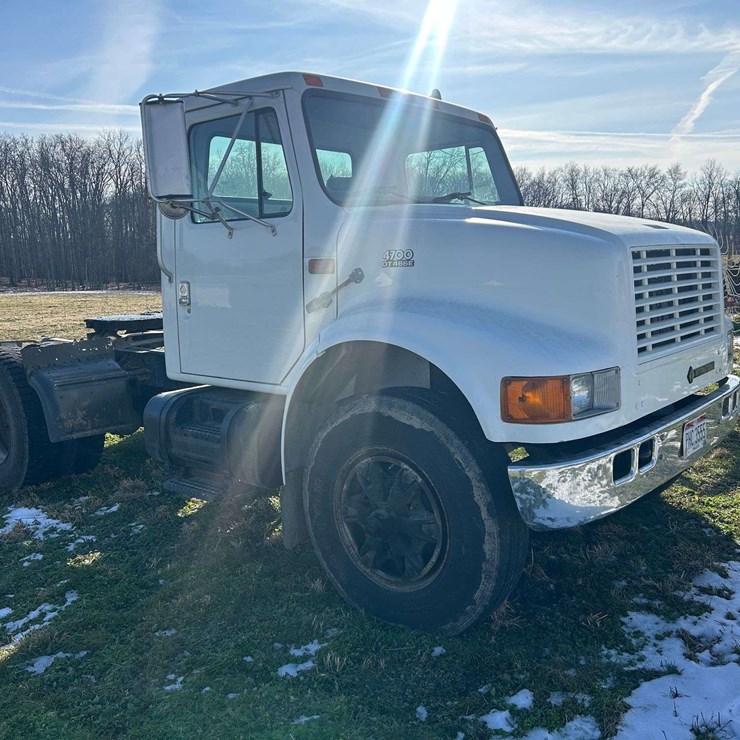 1999 INTERNATIONAL 4700