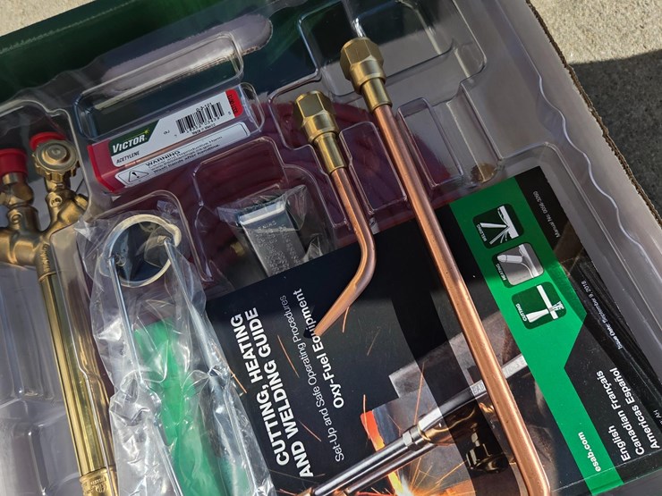 victor-torch-set-image-16