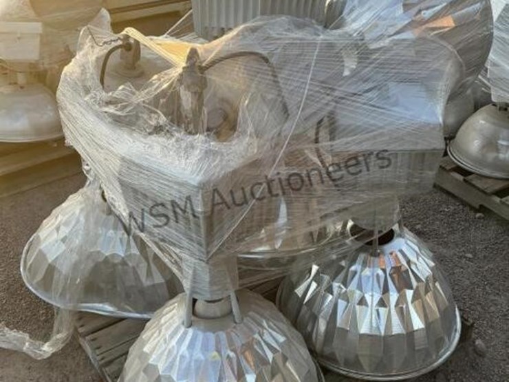 pallet-of-high-bay-lights-image-3