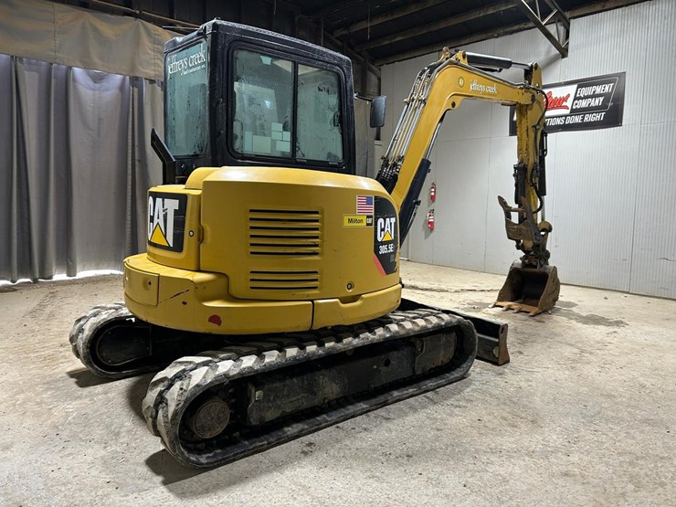 2016-caterpillar-305.5e2-image-3