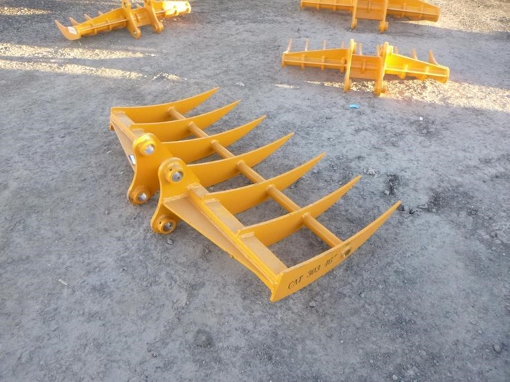 caterpillar-303-image-3