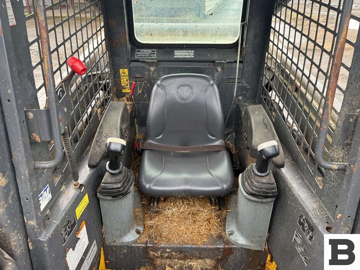 new-holland-l175-image-21