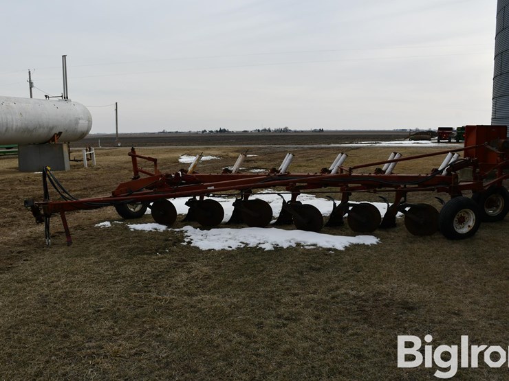 international-720-image-8