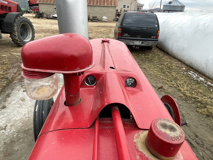 #3206-•-farmall-h-tractor-image-41