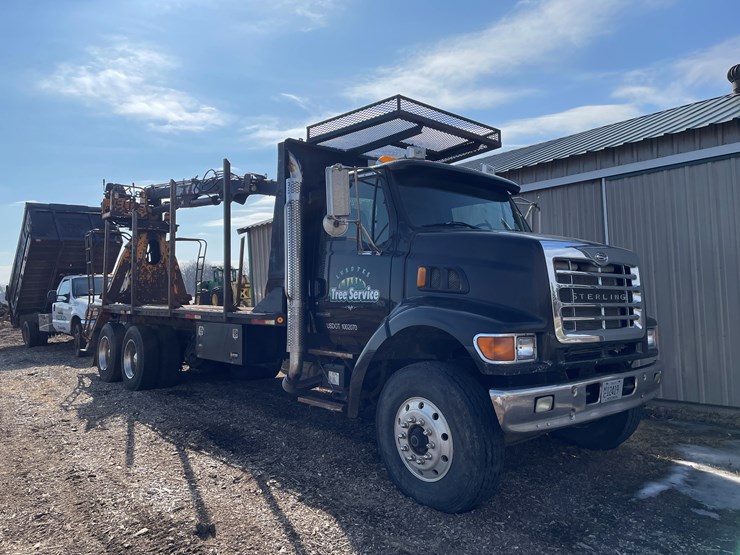 #1005-•-2003-sterling-log-truck-(has-wi-title)-(grantsburg,-wi)-image-2