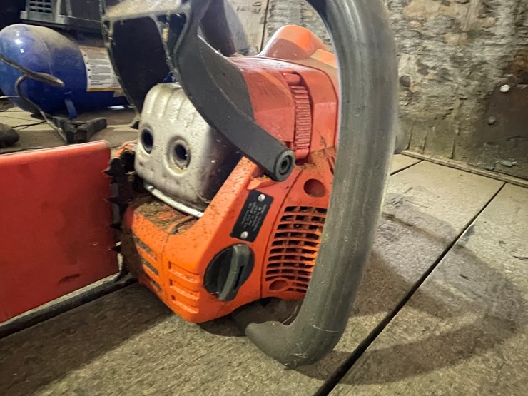 #7201-•-husqvarna-chain-saw-image-11