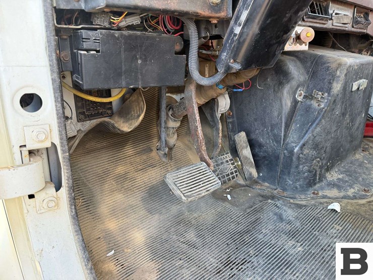 1998-international-4900-image-45