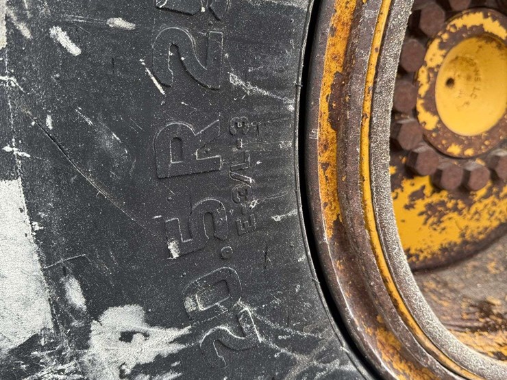 caterpillar-928g-image-24