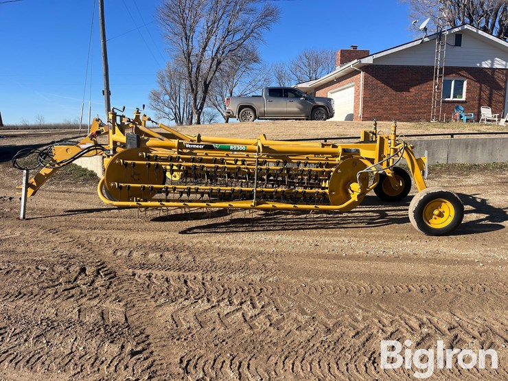 2007-vermeer-r2300-image-8