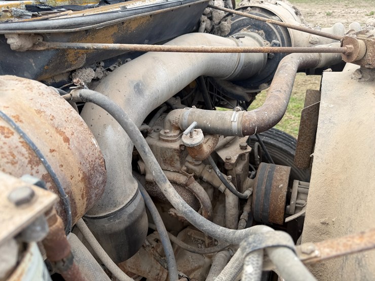 #41247-•-inop-1978-international-f-2275-daycab-truck-image-47