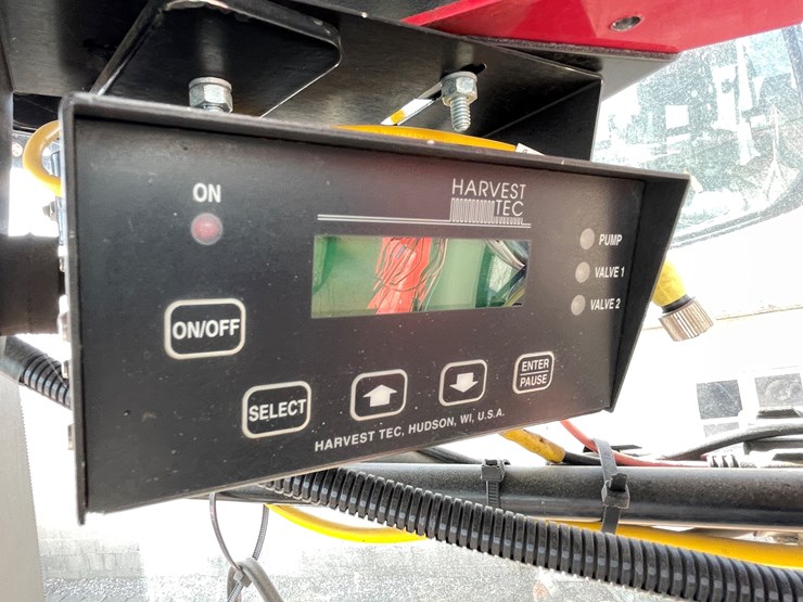 #3200-•-case-8575-square-baler-image-46