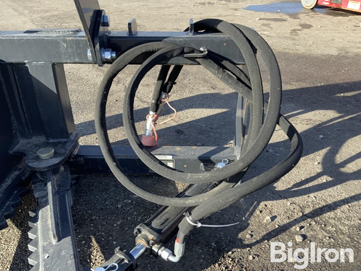 2024-massey-ferguson-730-image-18