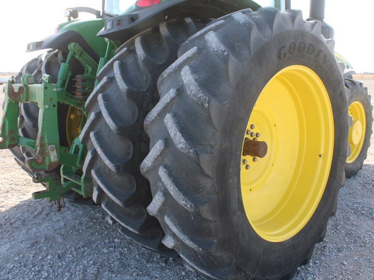 john-deere-8285r-image-31