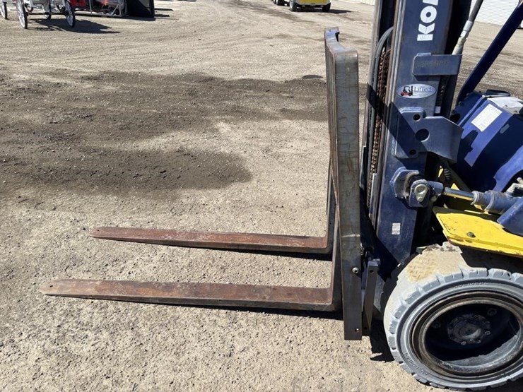 komatsu-fg25t-12-image-9