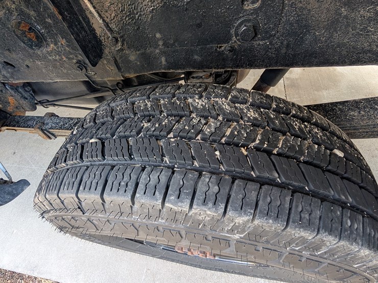 2004-chevrolet-2500-image-8