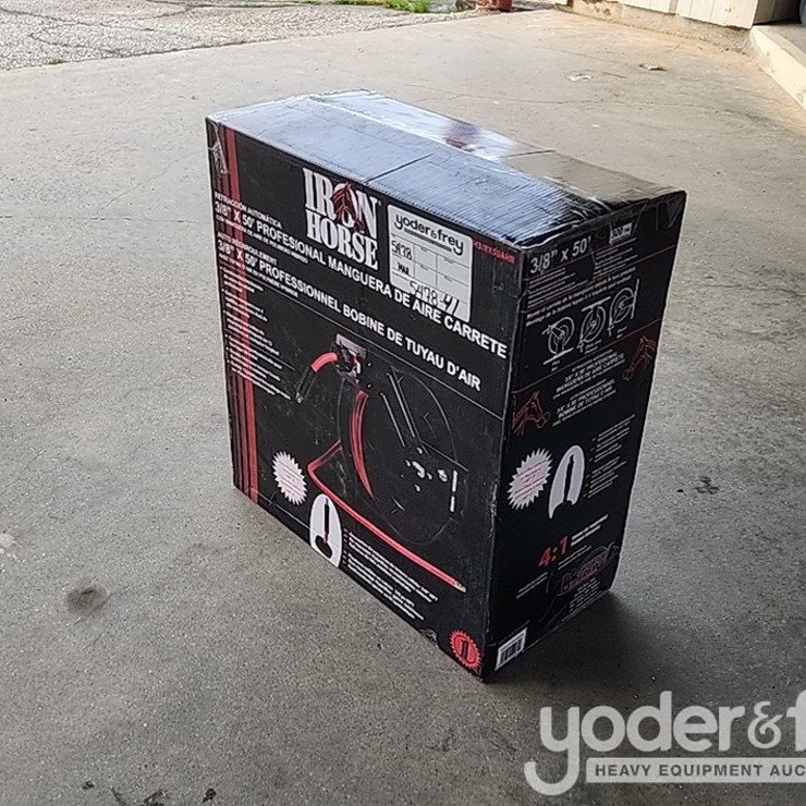 Unused 3/8" x 50' Iron Horse Auto Air Hose Reel
