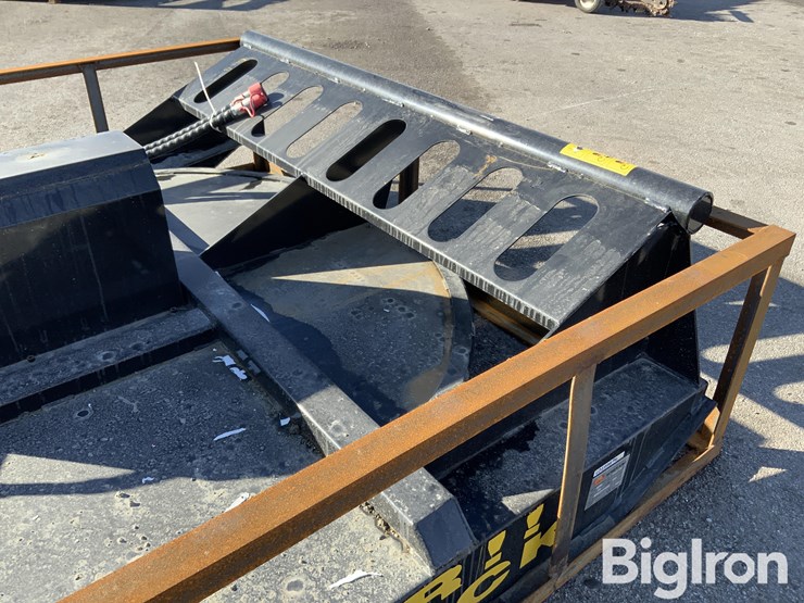 2025-massey-ferguson-730-image-17