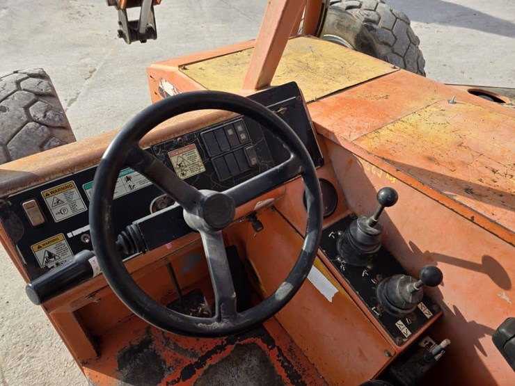 2004-sky-trak-8042-image-10