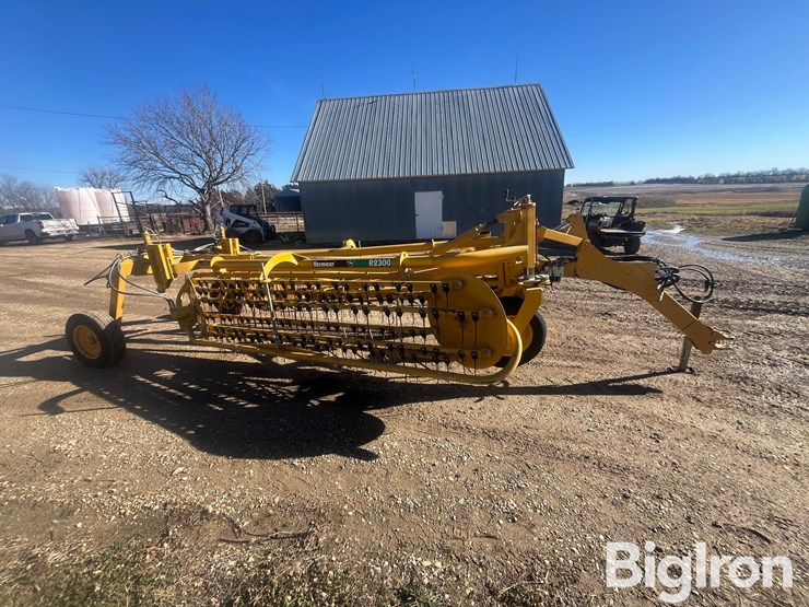 2007-vermeer-r2300-image-4