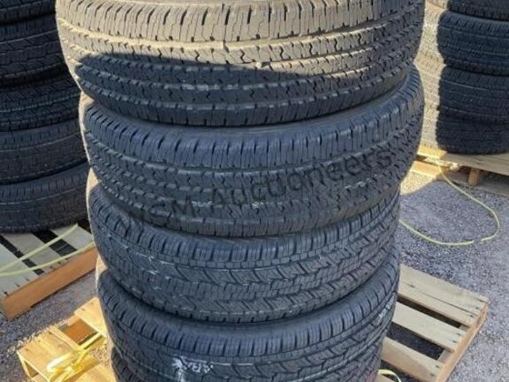 pallet-of-assorted-17-inch-tires-image-1