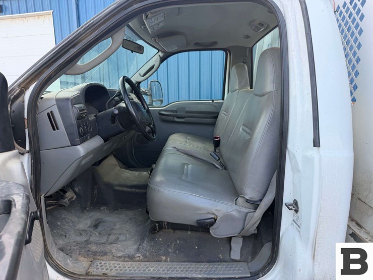 2006-ford-f450-image-15