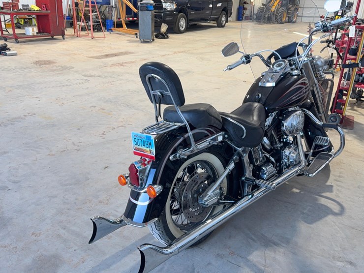 2006-harley-davidson-softail-deluxe-motorcycle-image-3